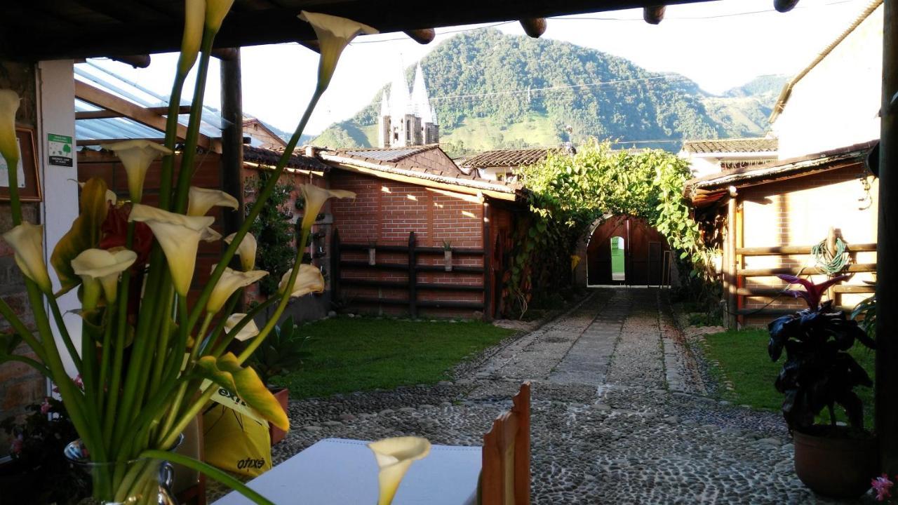Hotel Kantarrana Urbana Jardin Exterior photo