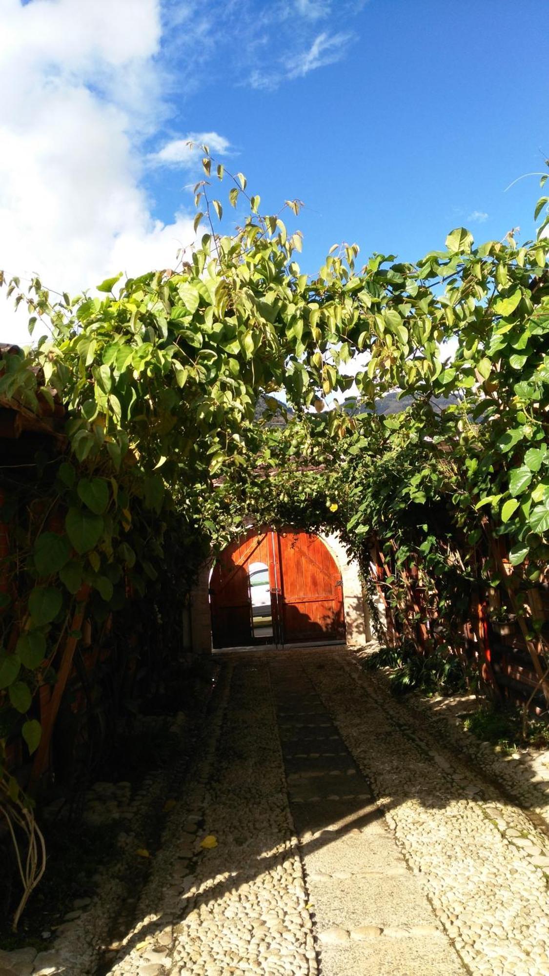 Hotel Kantarrana Urbana Jardin Exterior photo