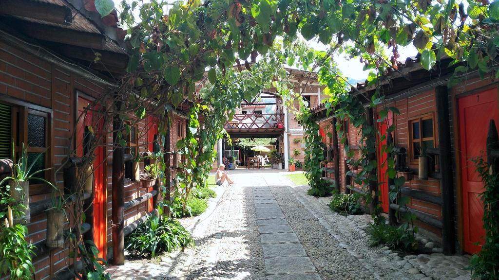 Hotel Kantarrana Urbana Jardin Exterior photo